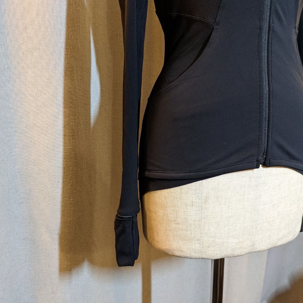 Lululemon Far and Free Nulux Black Slimming Running Jacket Hood Size 4 - Picture 8 of 9
